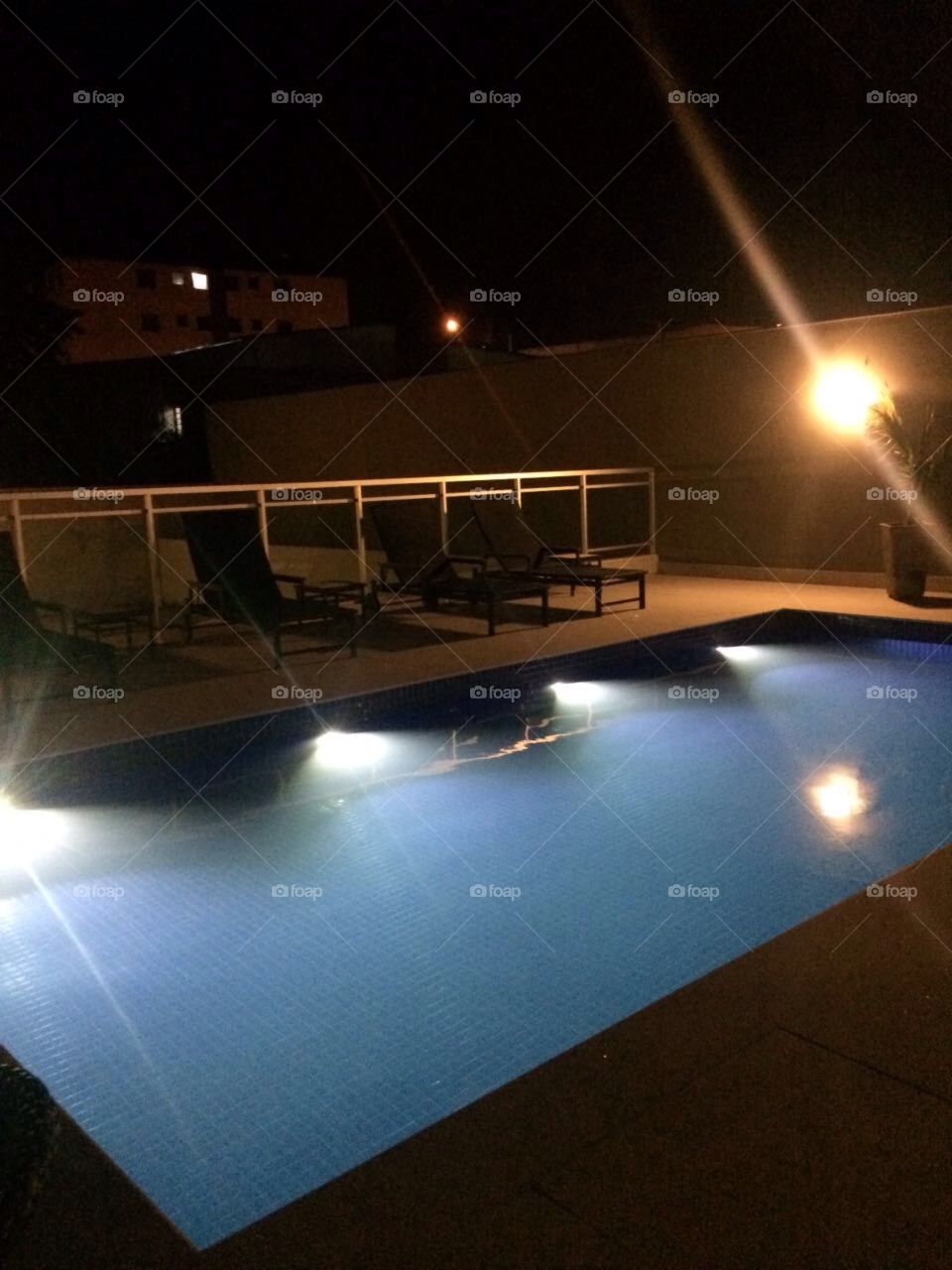 Quem nunca quis tomar banho de piscina a noite 💦💦💦💦😀