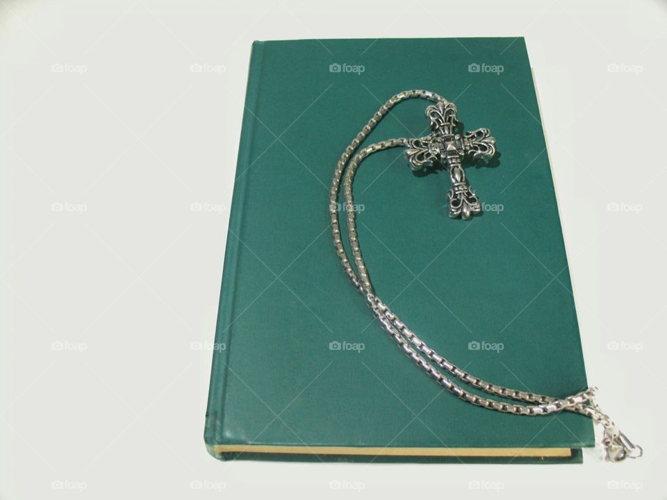 book bible cross christianity faith книга библия крест христианство вера