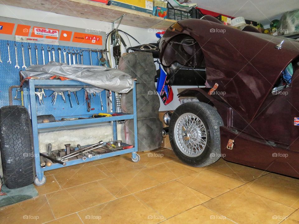 gorgeous garage: classic english car - Austin Healey sprite