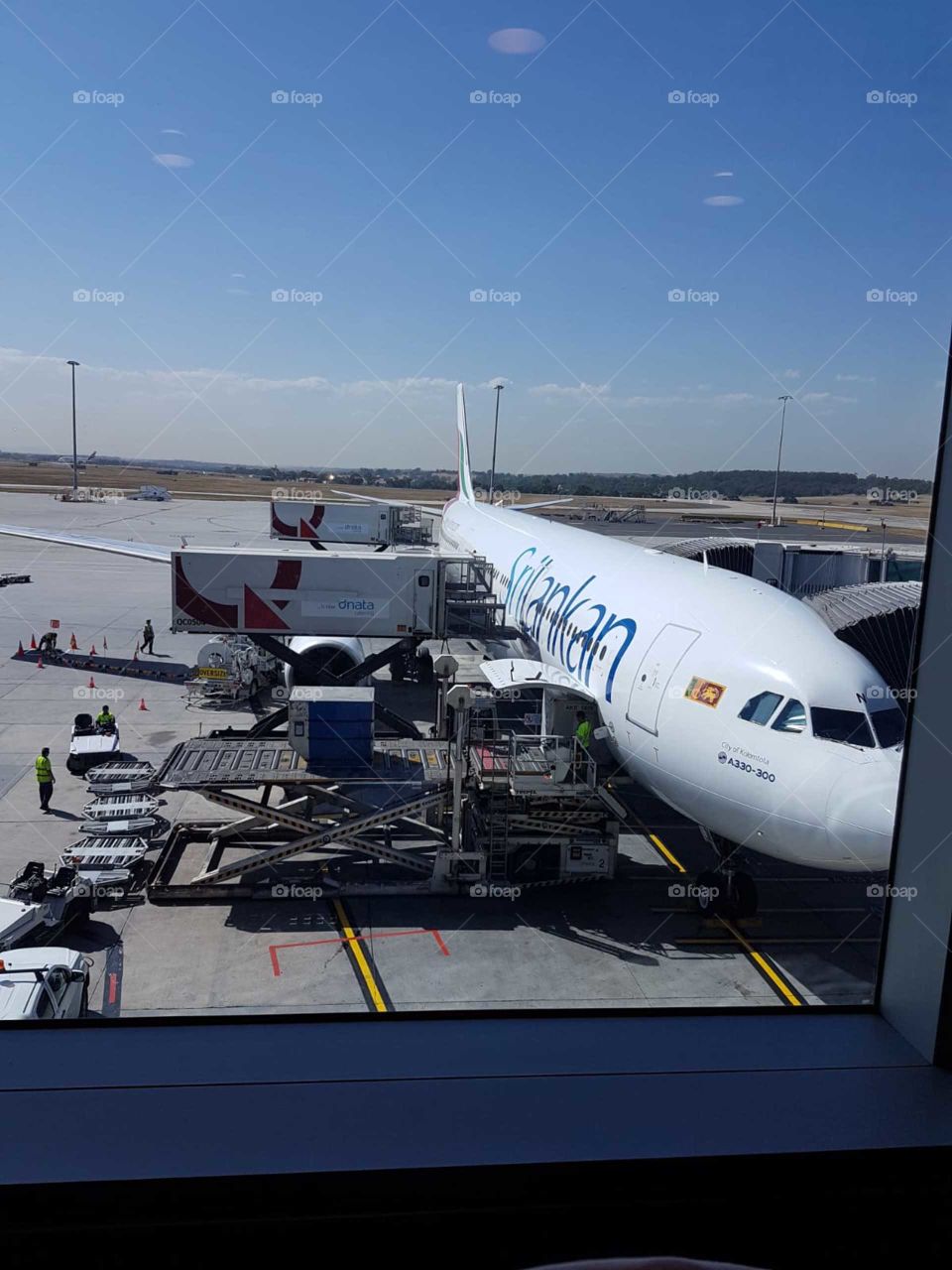 Sri lankan airlines (colombo to australia)