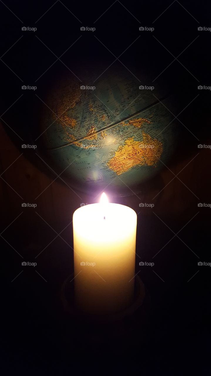 light of life for the world Candles are more than an ornament, they are used in different cultures and rituals to evoke the divine light, a state of enlightenment or the power of fire. Of all the elements, fire represents the light of life and that is why it is considered as one of the most important.
Lighting a candle is a magical ritual, it is opening a door, invoking forces and visualizing channels to get in tune with our spirituality