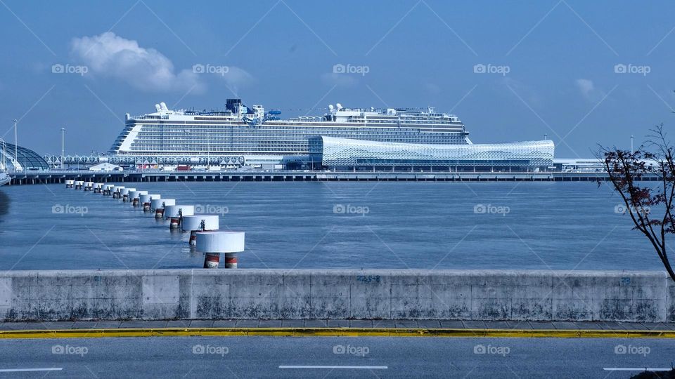 Quantum- luxury liner