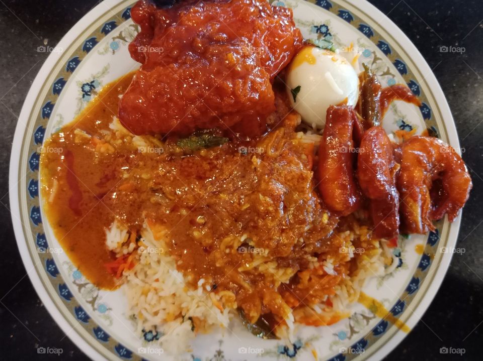Biriyaani with Chicken, prawn and egg