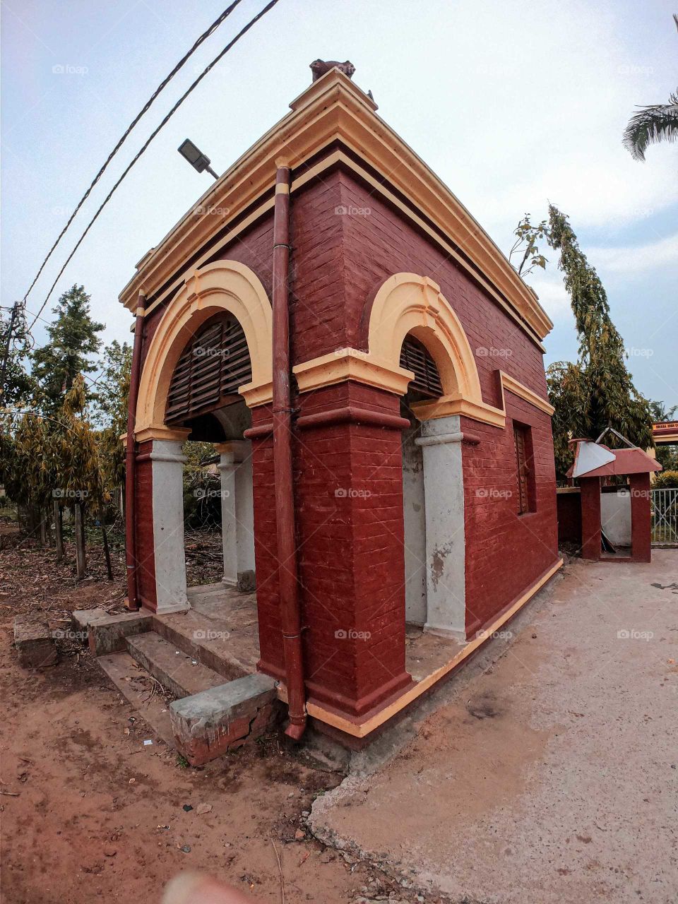 ODISHA HIGH COURT MUSEUM The British era heritage structure
built in 1904 which was used as residence of the chief justice of Orissa high court