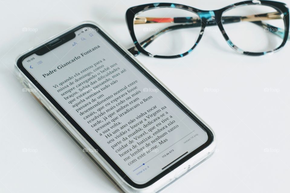 Reading book by cellphone