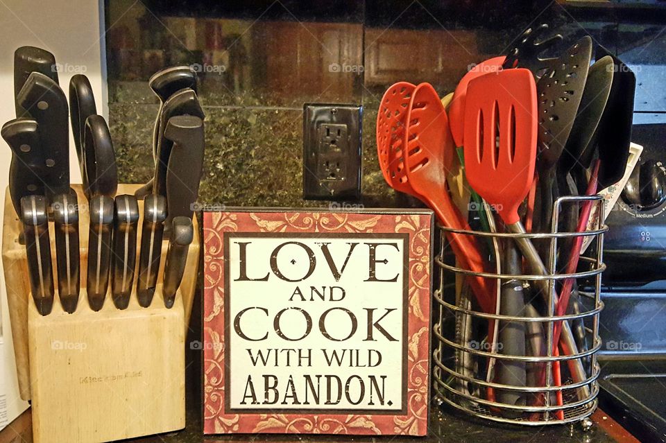 Love Cooking Kitchen Scene Knife Block Spatulas