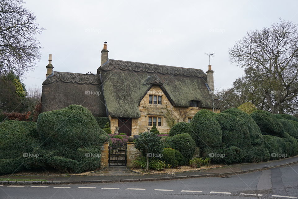 Thatched cottage in the Cotswolds