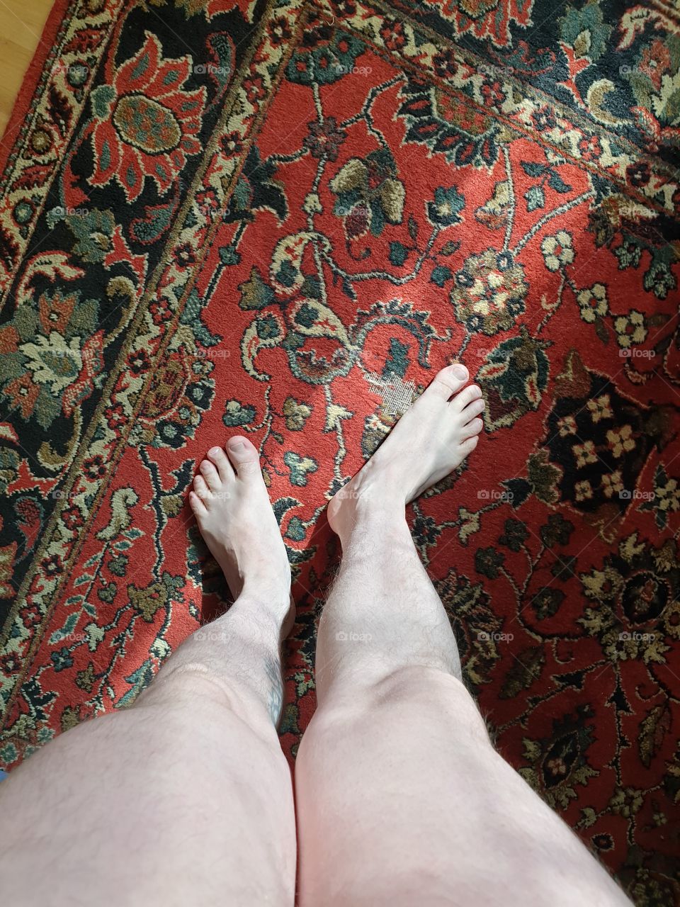 ноги на ковре