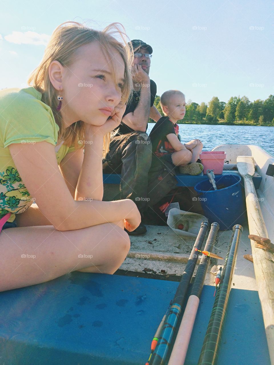 Go out with the boat. A family going out with the boat for a fishingtime