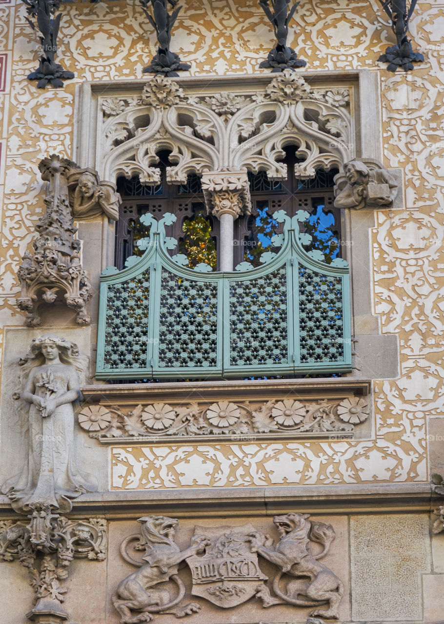 Manzana de la discordia. Detalle ventana