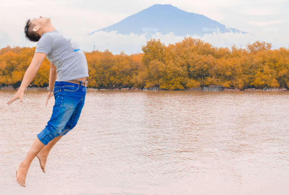 Feel Free To Kiss The Sky