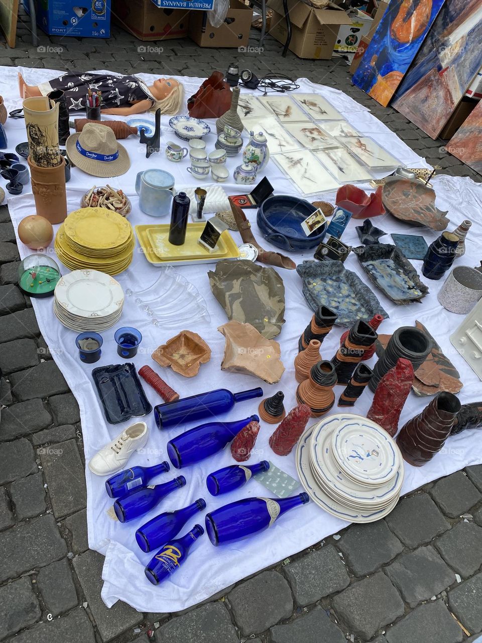 Flee market, antique market, vintage market, second hand market, bruxelles, Brussels Flee market, old items, sustainability, ceramic, glass