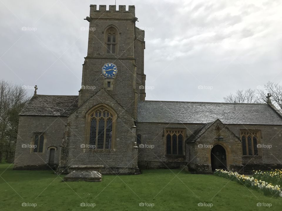 St Mary’s Church in Burton Bradstock, Dorset, is located proudly in a prominent village location, it’s elegance and superb upkeep, is there for all to enjoy.