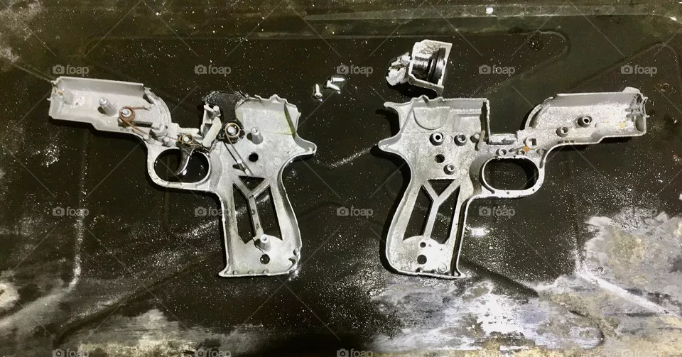 guns