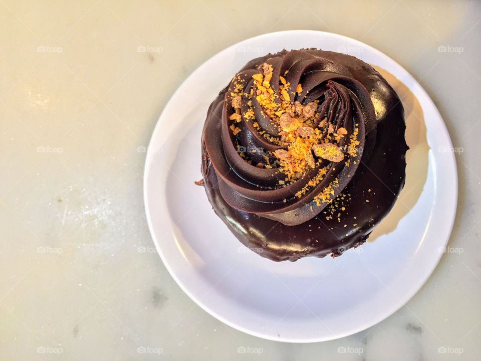 Chocolate peanut butter cupcake 