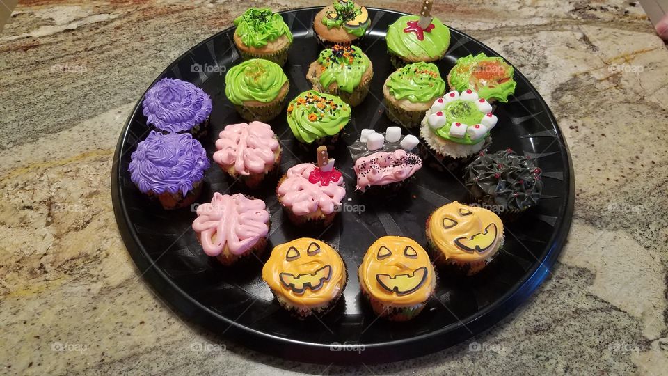 Halloween Treats - cupcakes are fun!