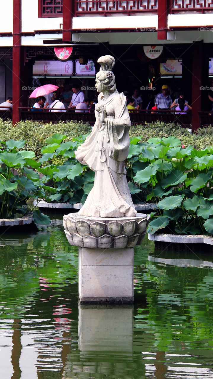 statue in yuyuan. this is a statue in yuyuan, Shanghai, China.