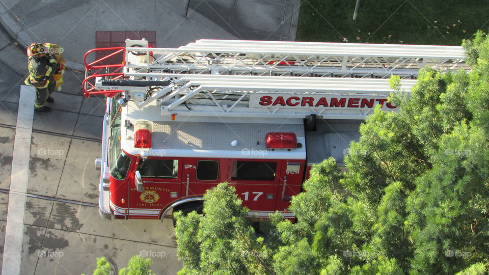 Sacramento fire department. building fire in Sacramento California