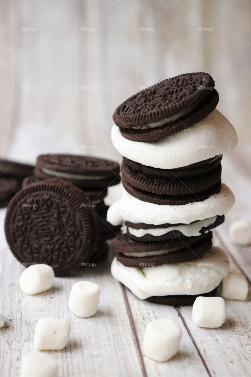 Oreo cookies and marshmallows