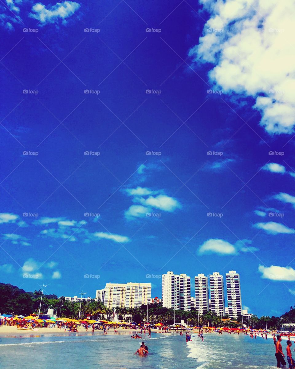 Cores vibrantes de horizonte incrível!
🏝 
#natureza #praia #céu #litoral #Guarujá #nuvens #mar #oceano #prédios #inspiration #paisagem