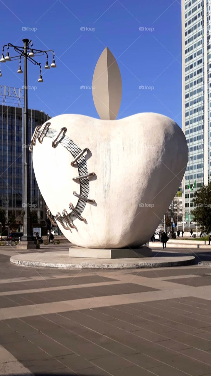 Apple in Milan, Italy 🇮🇹 🍎