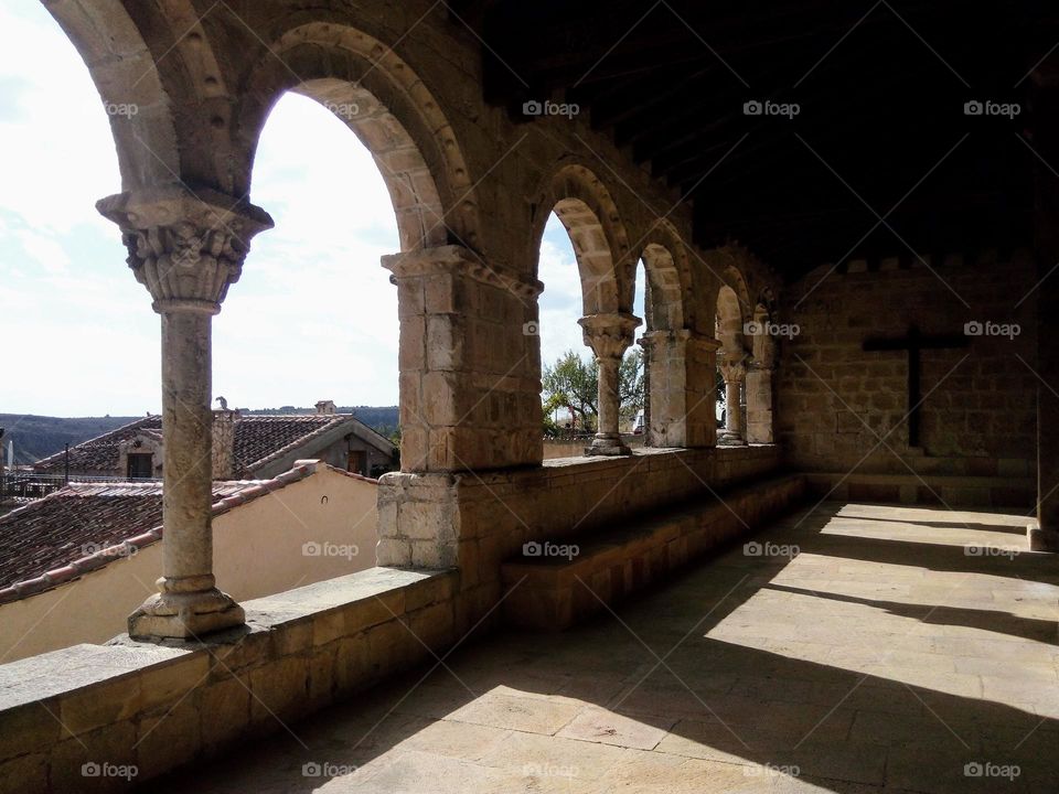 arcos de una catedral