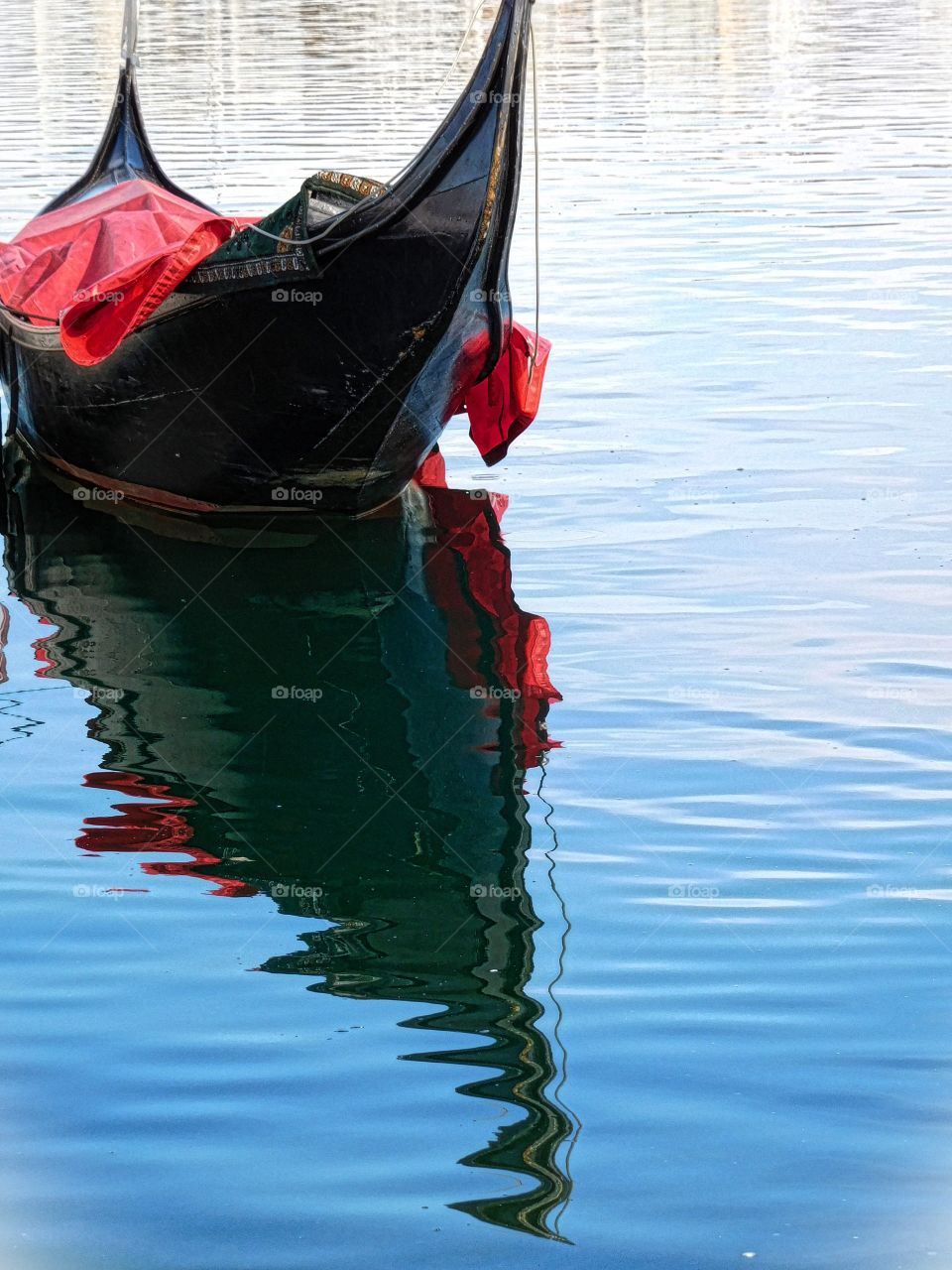 Gondola with red cover