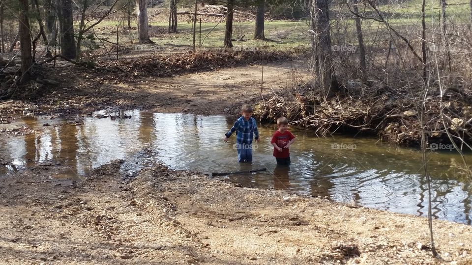 Boys in creek @ Hicks