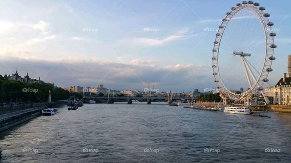 London Eye at horizon..
