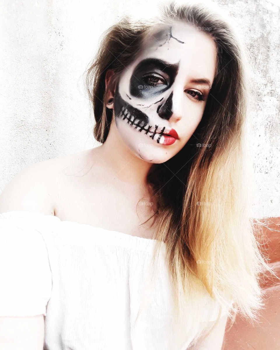Girl with skull make-up