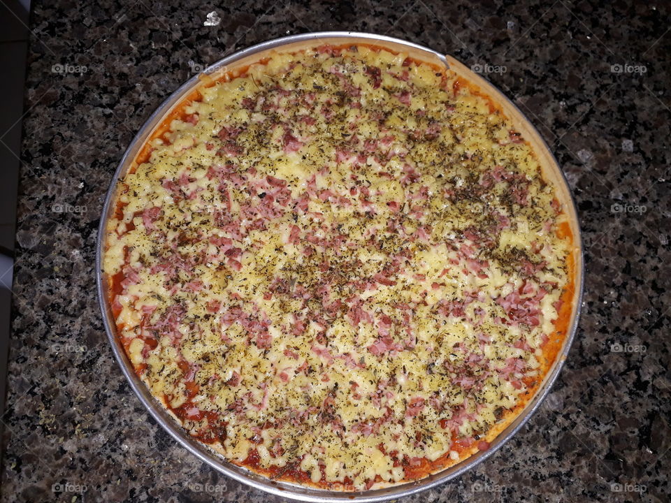 Pizza Delícia Mussarela Presunto e Queijo