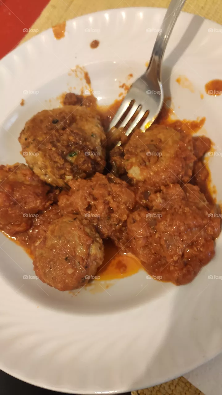 an Italian chef friend of mine cooked the classic Italian tomato meatballs