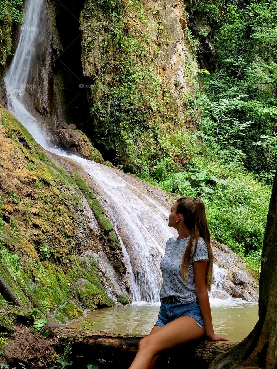 moment of relaxation at the Buraul Mare waterfall