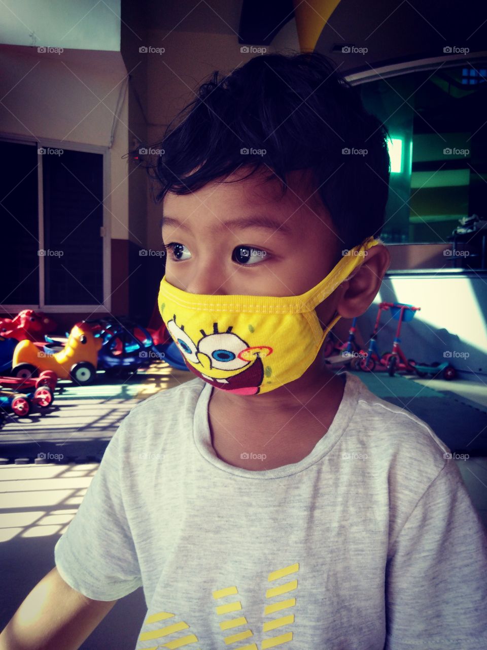Kid with mask