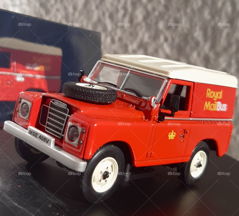 Land rover Royal Mail 1978 1/43 by universal hobbies 