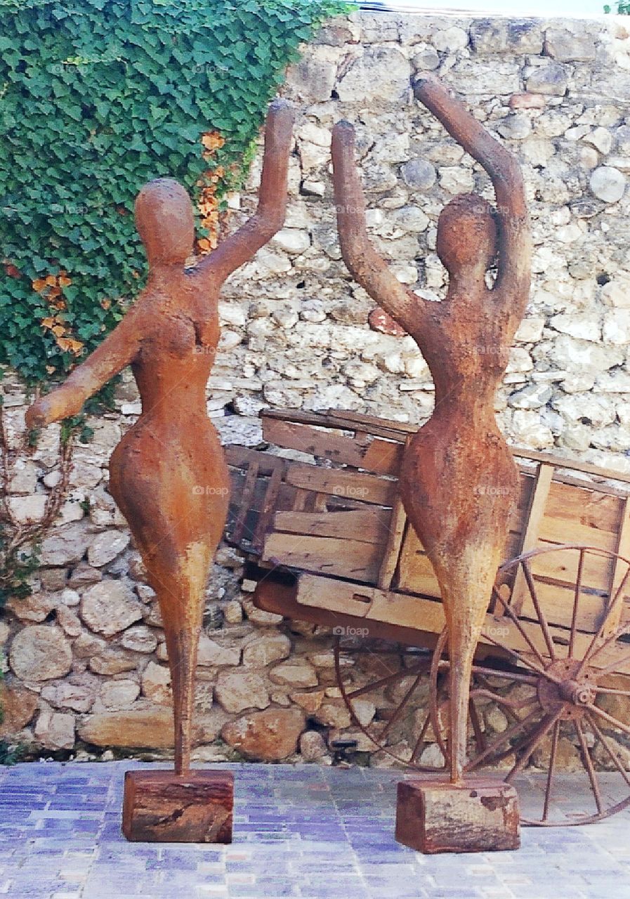 Dancing Statues