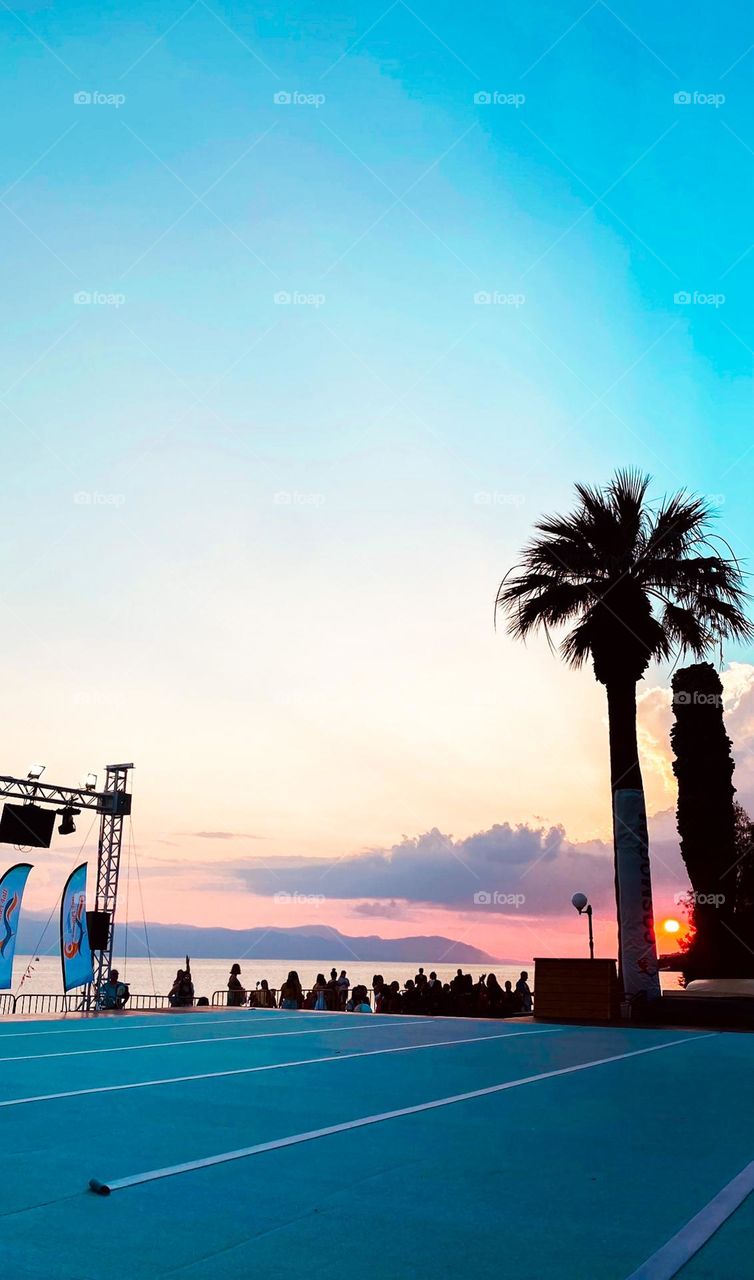 Summer afternoon; to me those those have always been the two most beautiful words in the English language. 