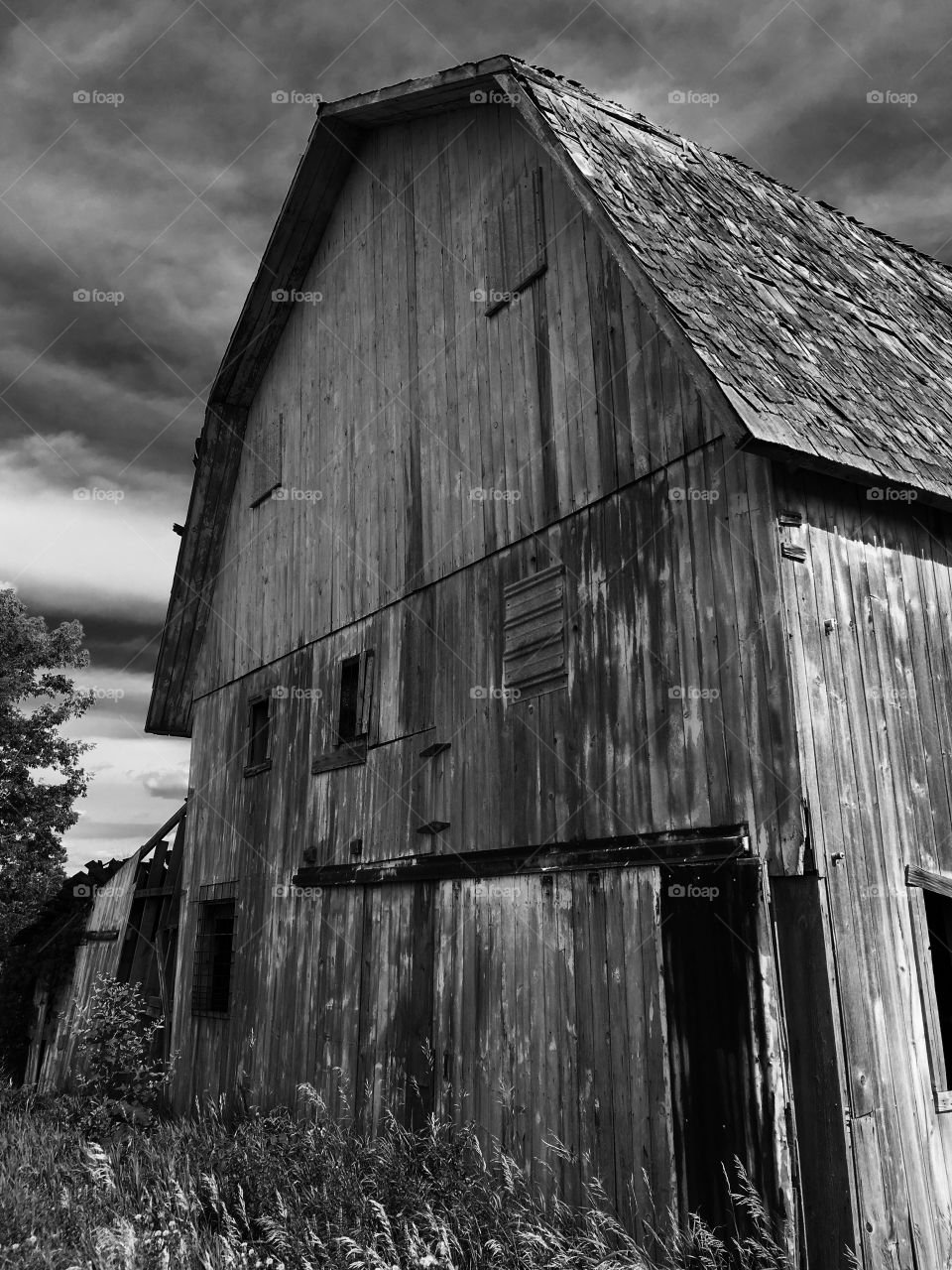 Creepy B&W Barn