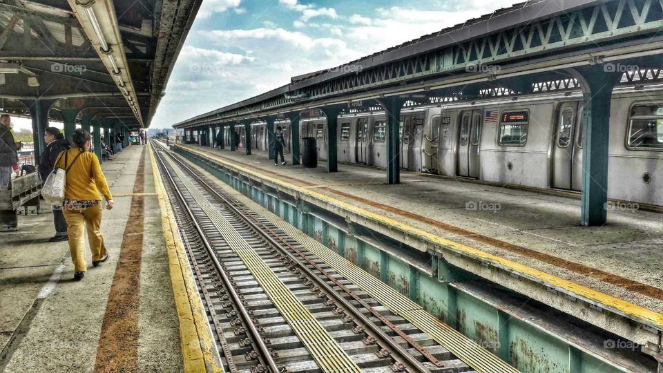 F train station in Brooklyn