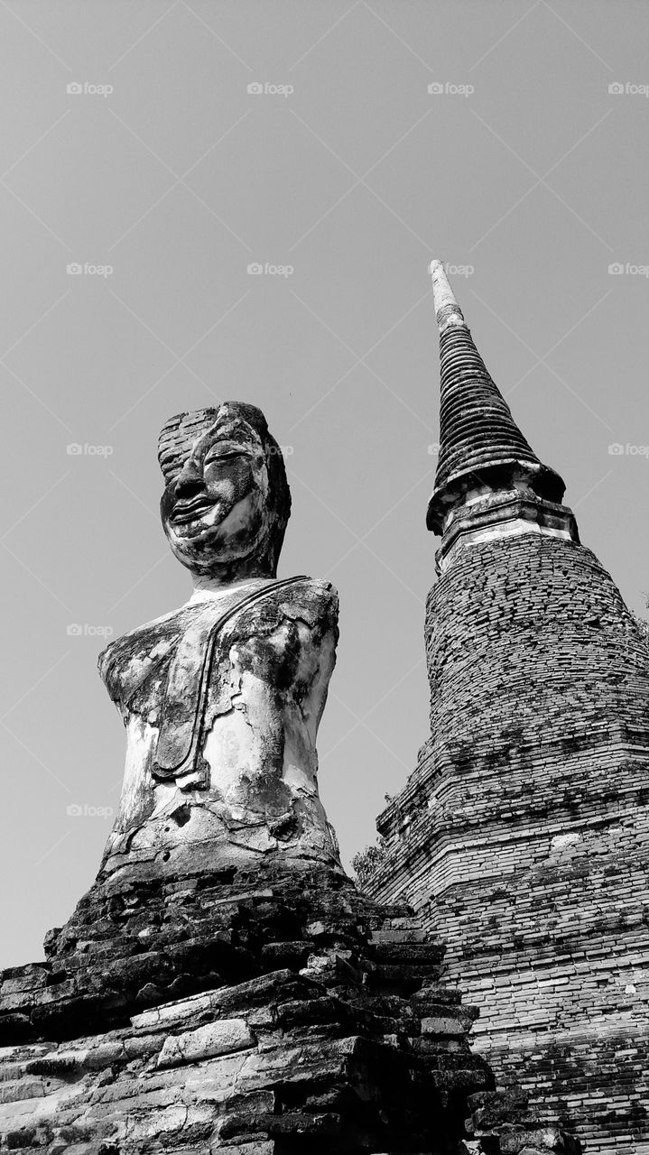 The statue and pagoda