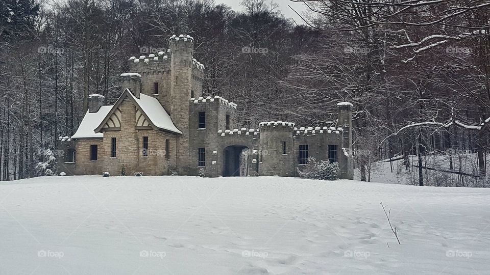 Fresh snow at Squires Castle in the Cleveland metroparks