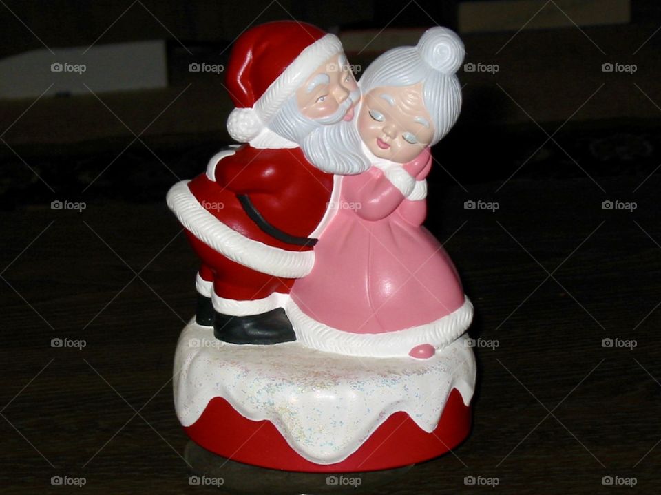 Musical Mr and Mrs Clause