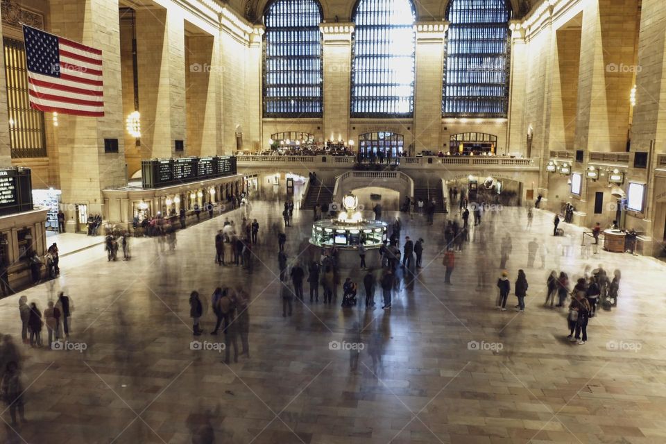 Crowds at Grand Central Station, people in motion in New York, movement of the city, crowds in New York City, train station crowd in New York