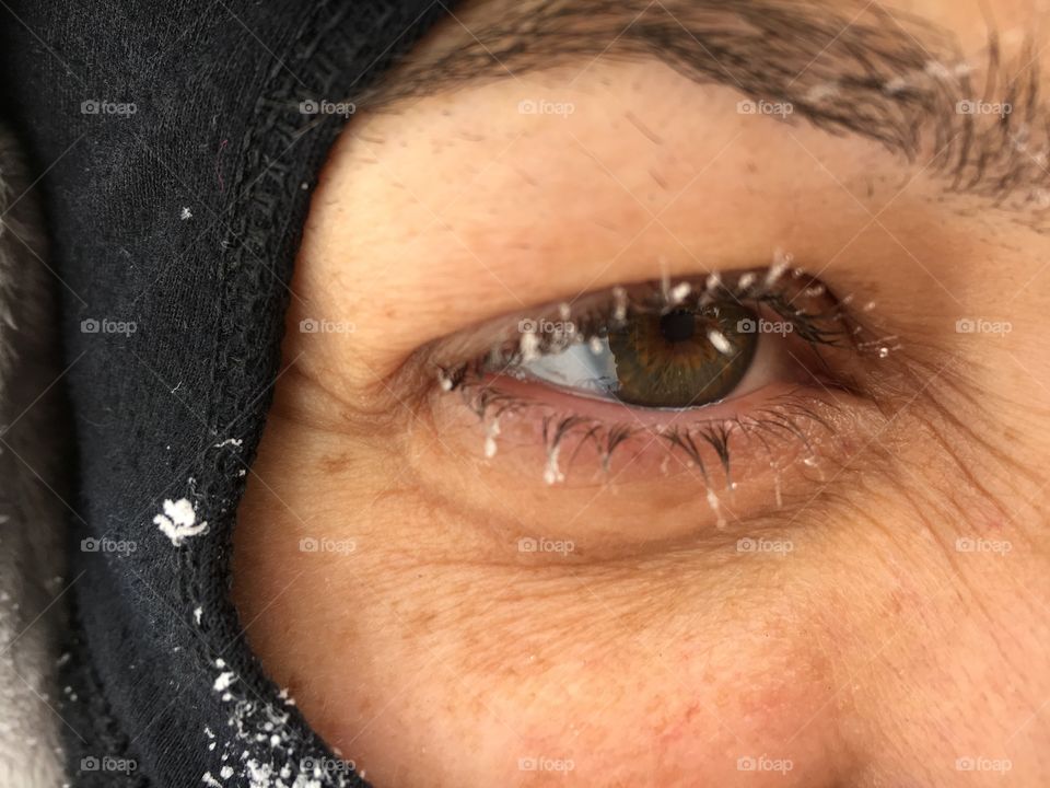 Frosty eyelashes