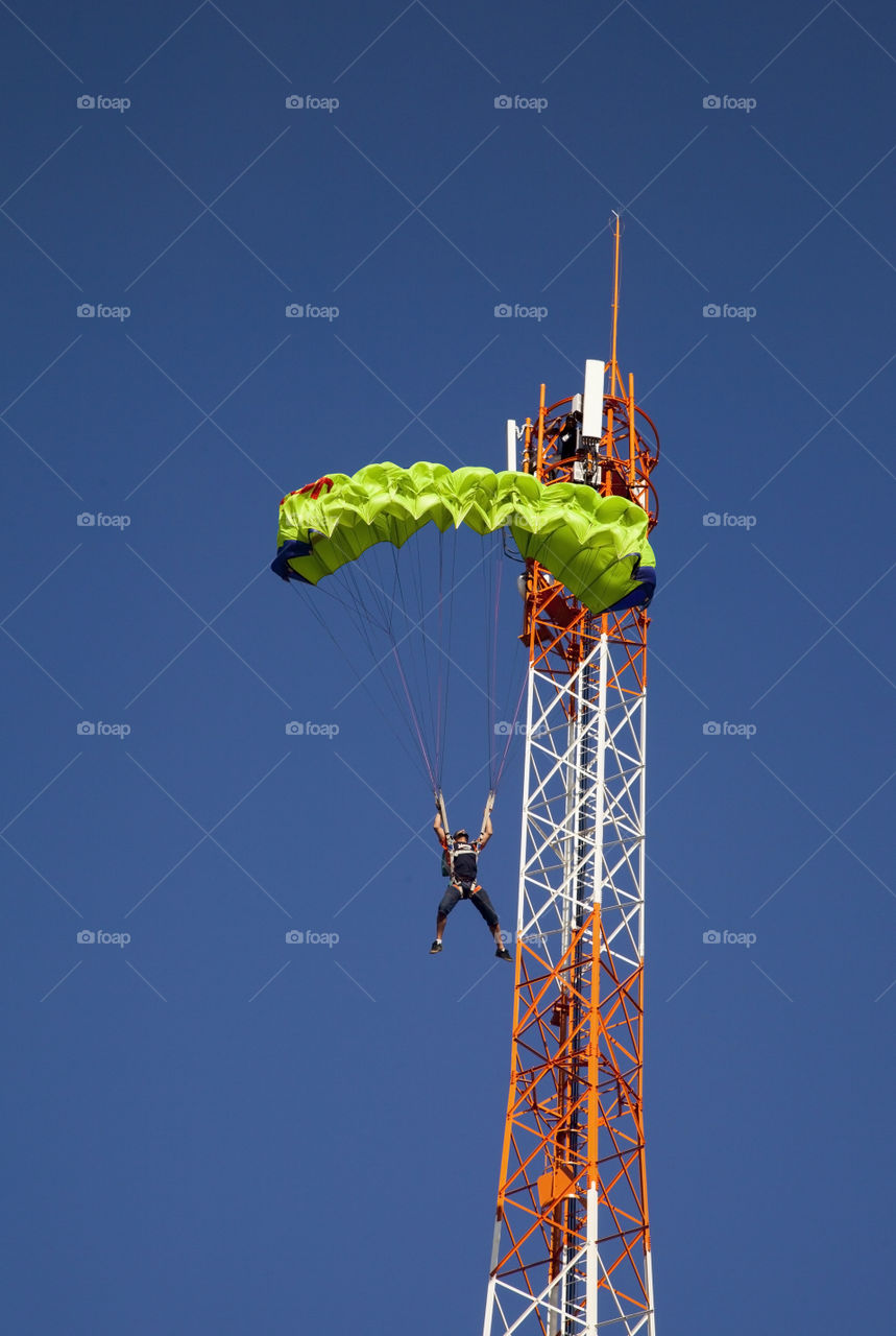 base jump from antena