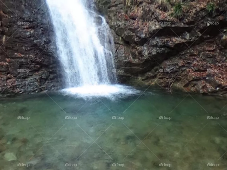 Красивый водопад 