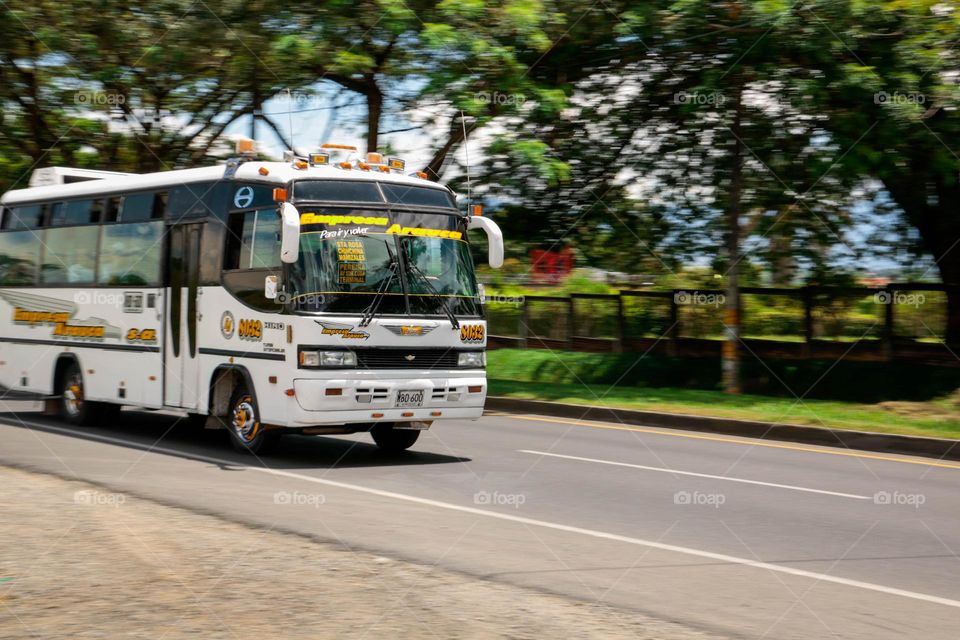 Bus en movimiento