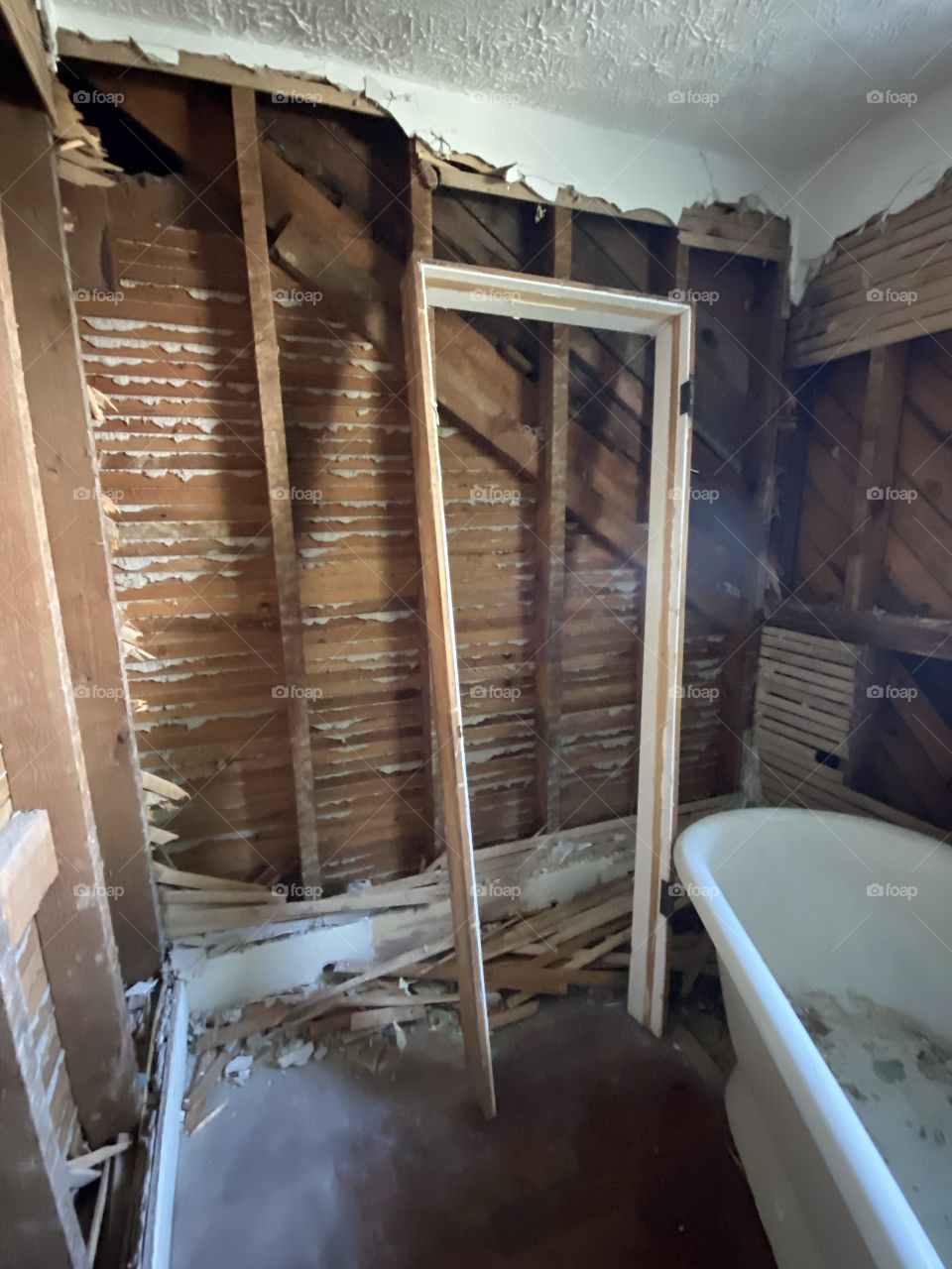 Renovation bathroom, demolition work plaster 