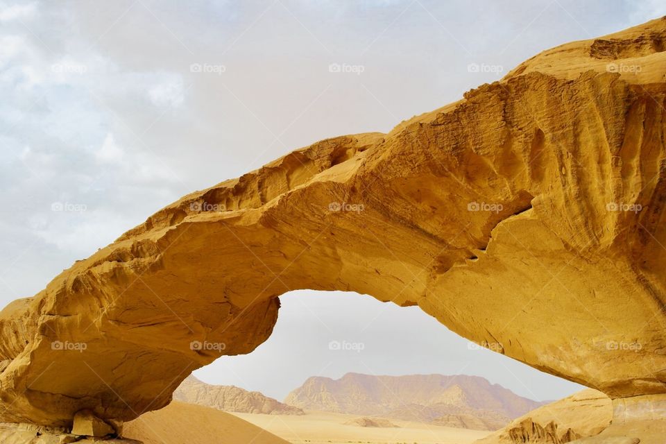 A stony arch in the desert