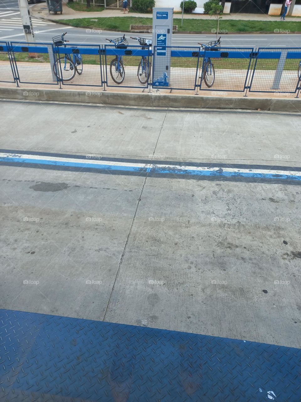 A utilização da bicicleta como meio de transporte no Brasil ainda conta com poucos adpetos, se comparada a países europeus como Holanda e Inglaterra. Além de amenizar o volume de pessoas nos transportes públicos, o modal não polui o ambiente